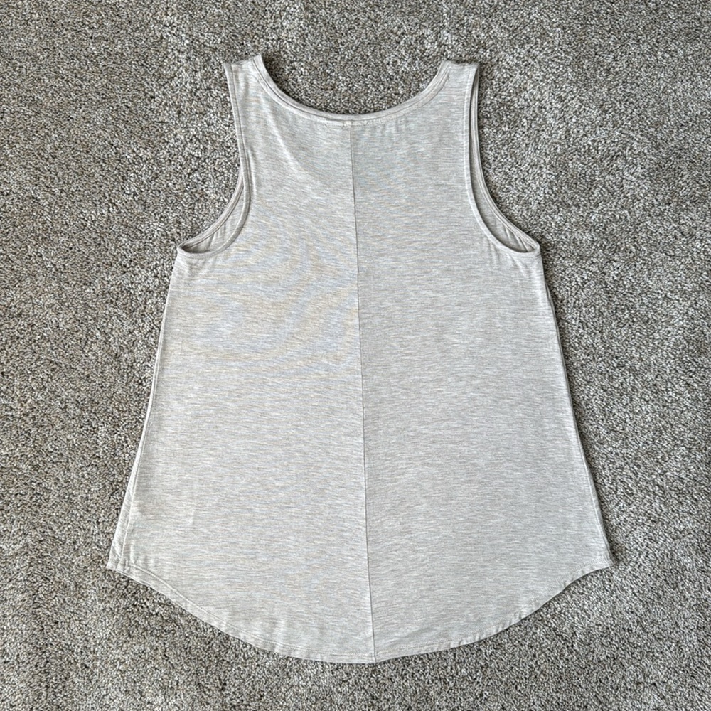 Old Navy First-Layer Basic Tank Top - Picture 6 of 10